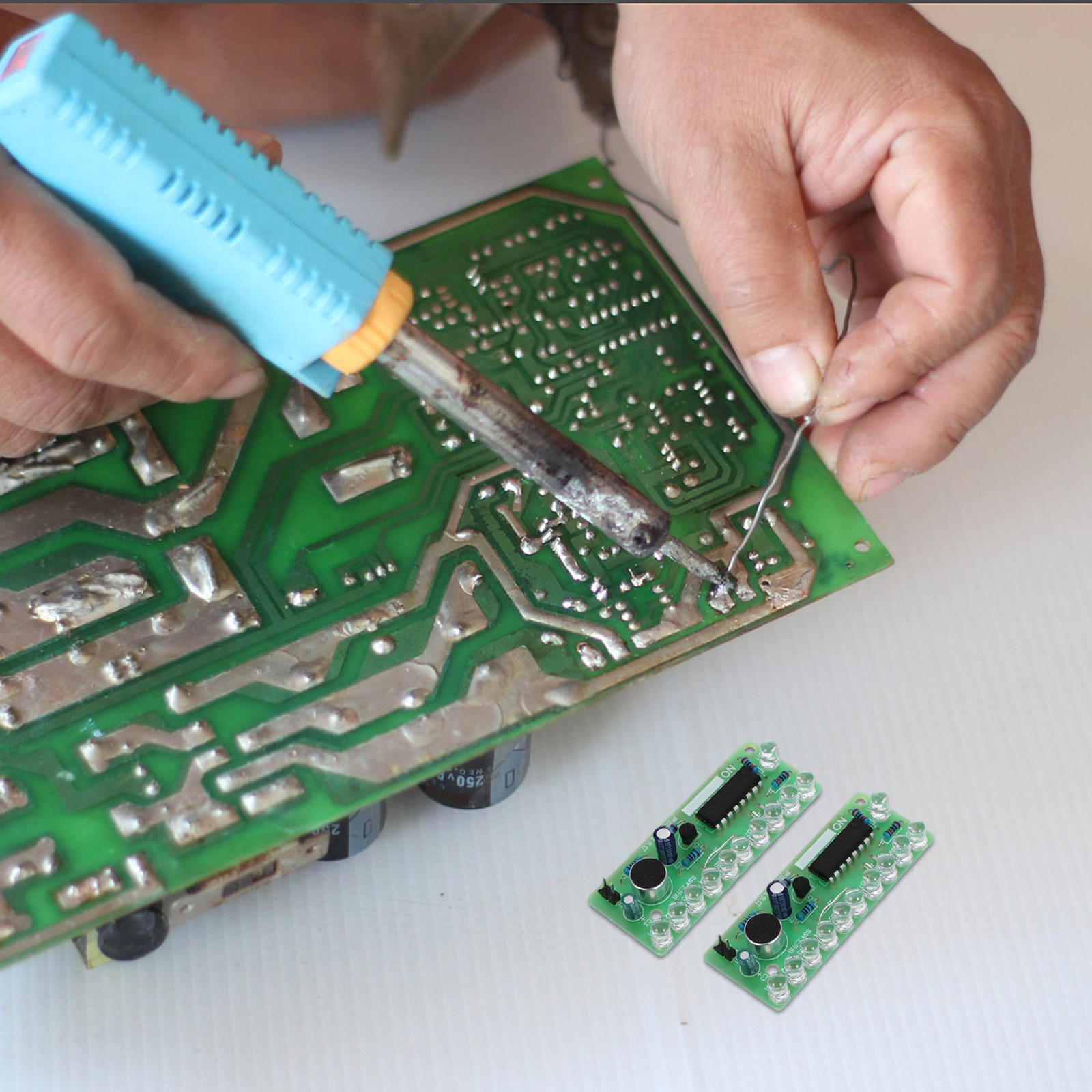 Diy Electronics Kits - Kit di Saldatura con Luci LED