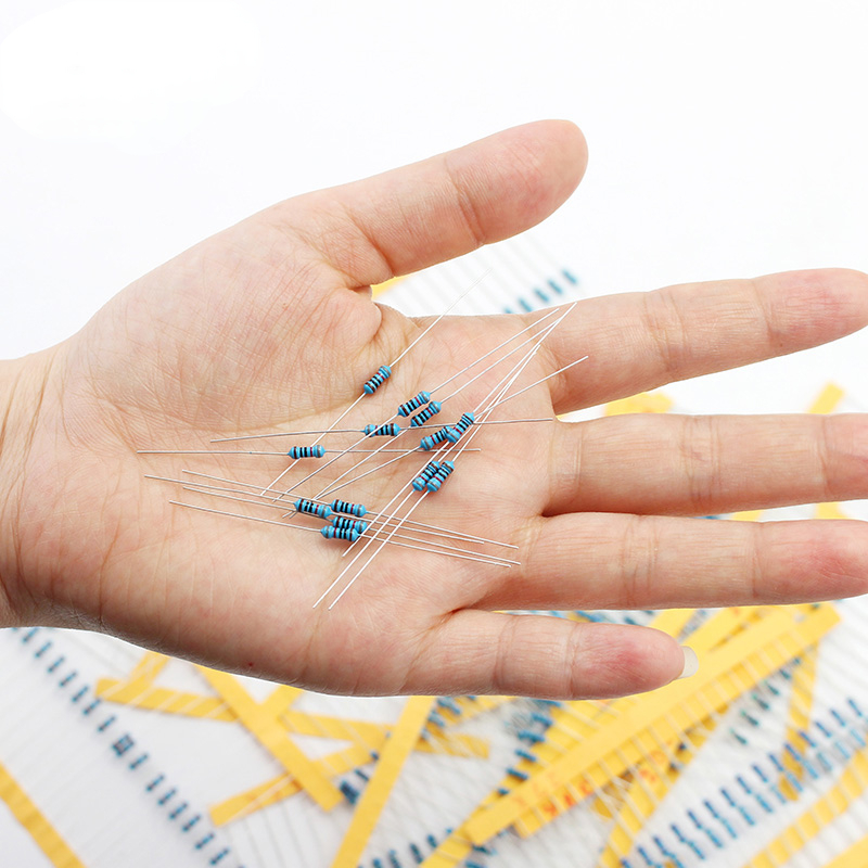 300/600PCS 1/4W Kit di Resiste - Resistor Kit 1 4W recensione e prezzo